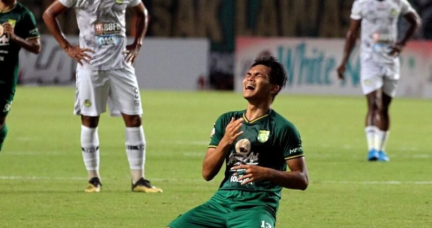 Hasil Pertandingan Persebaya vs Persik