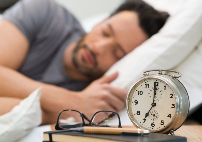 Tips Jitu Mengembalikan Jam Tidur yang Benar