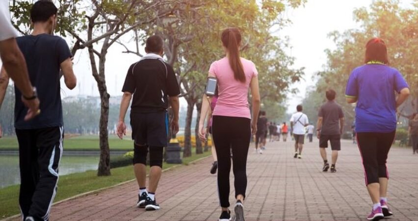 Segudang Manfaat Berjalan Kaki 30 Menit Setiap Hari