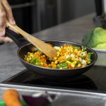 Rahasia Dapur Teknik Menumis Sayuran Agar Tetap Renyah Dan Hijau Sempurna