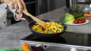 Rahasia Dapur Teknik Menumis Sayuran Agar Tetap Renyah Dan Hijau Sempurna