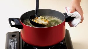 Rahasia Dapur Terungkap Teknik Membuat Kaldu Sayuran Yang Bening Dan Manis