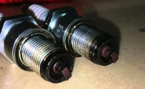 Mengapa Busi Mobil Cepat Hitam Dan Basah Penyebab Dampak Dan Cara Mengatasinya