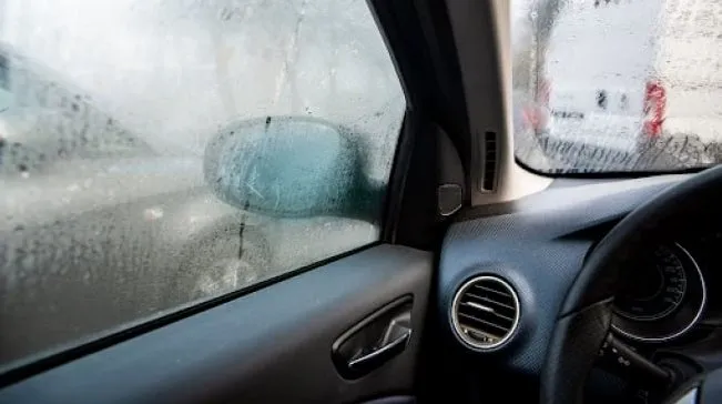 Mengapa Kaca Mobil Berembun Dari Dalam Penyebab Risiko Dan Cara Mengatasinya